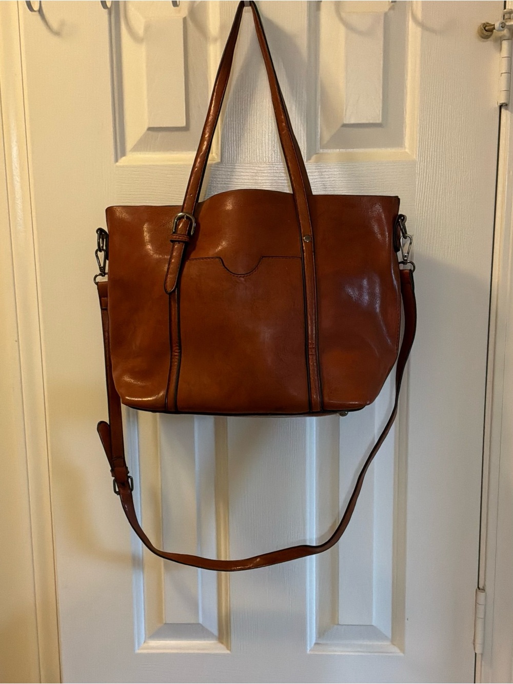 Classic Women’s Leather Tote Bag in Brown